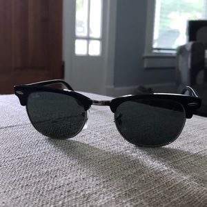 Classic Ray-ban sunglasses